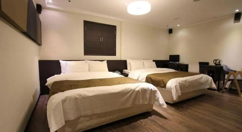 Bed in Nox Boutique Hotel