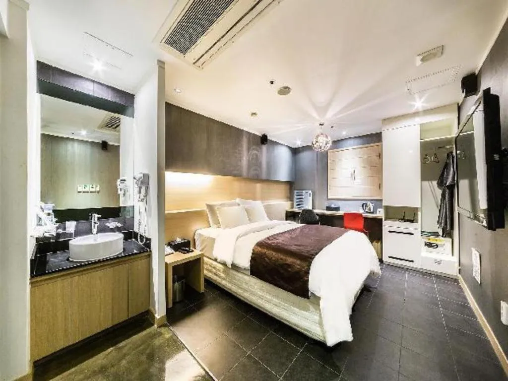 Bed in Nox Boutique Hotel