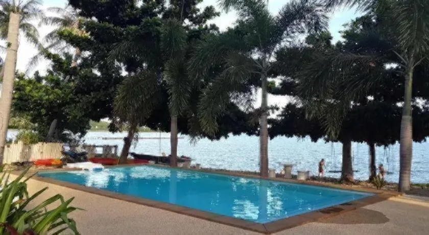 Jinta Beach Bungalow