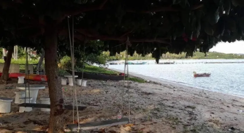 Jinta Beach Bungalow