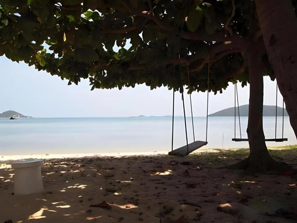 Jinta Beach Bungalow