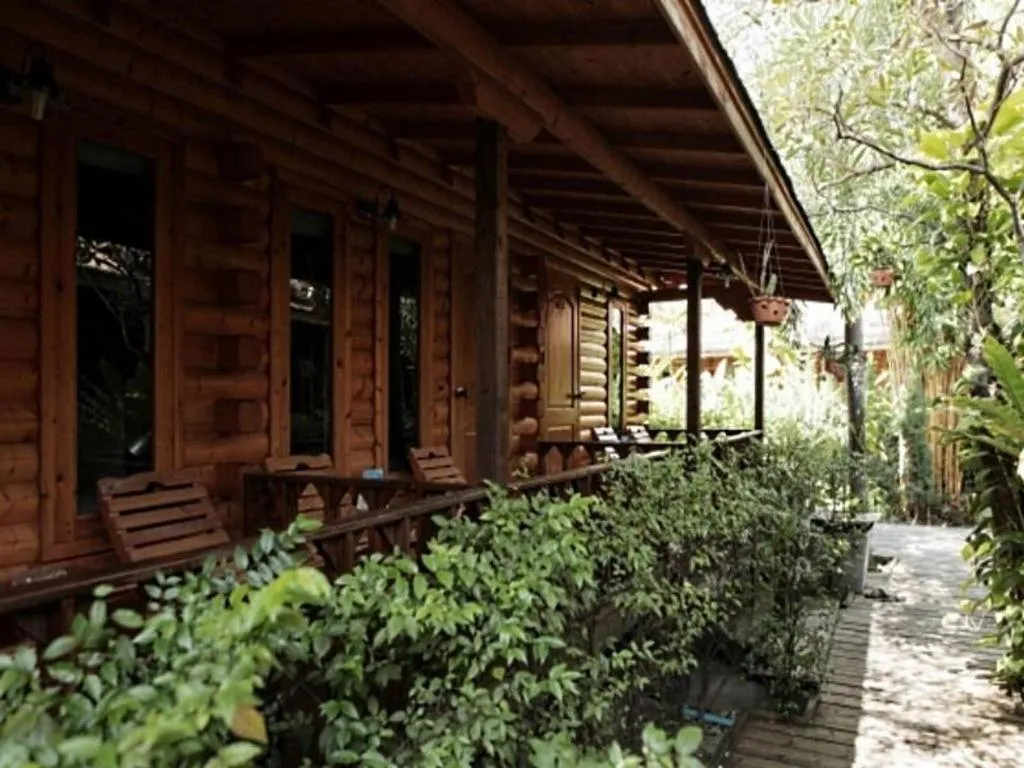 Loghome Boutique