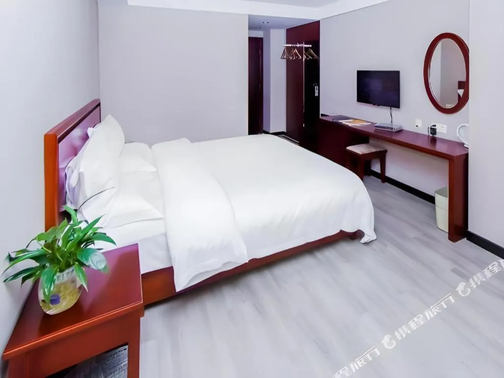 Bed in GreenTree Inn Nanning Langdong Hotel