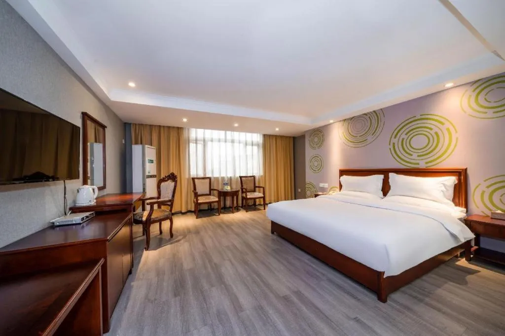 Bed in GreenTree Inn Nanning Langdong Hotel