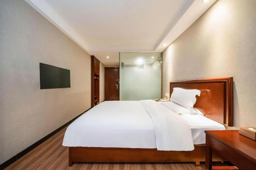 Bed in GreenTree Inn Nanning Langdong Hotel