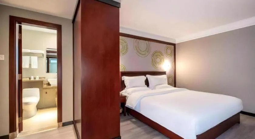 Bed in GreenTree Inn Nanning Langdong Hotel