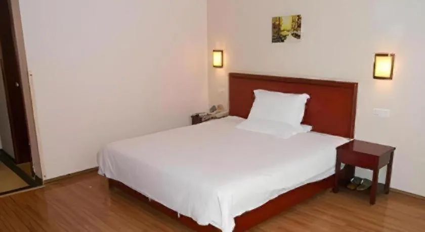 Bed in GreenTree Inn Nanning Langdong Hotel