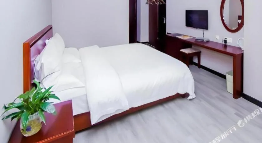 Bed in GreenTree Inn Nanning Langdong Hotel