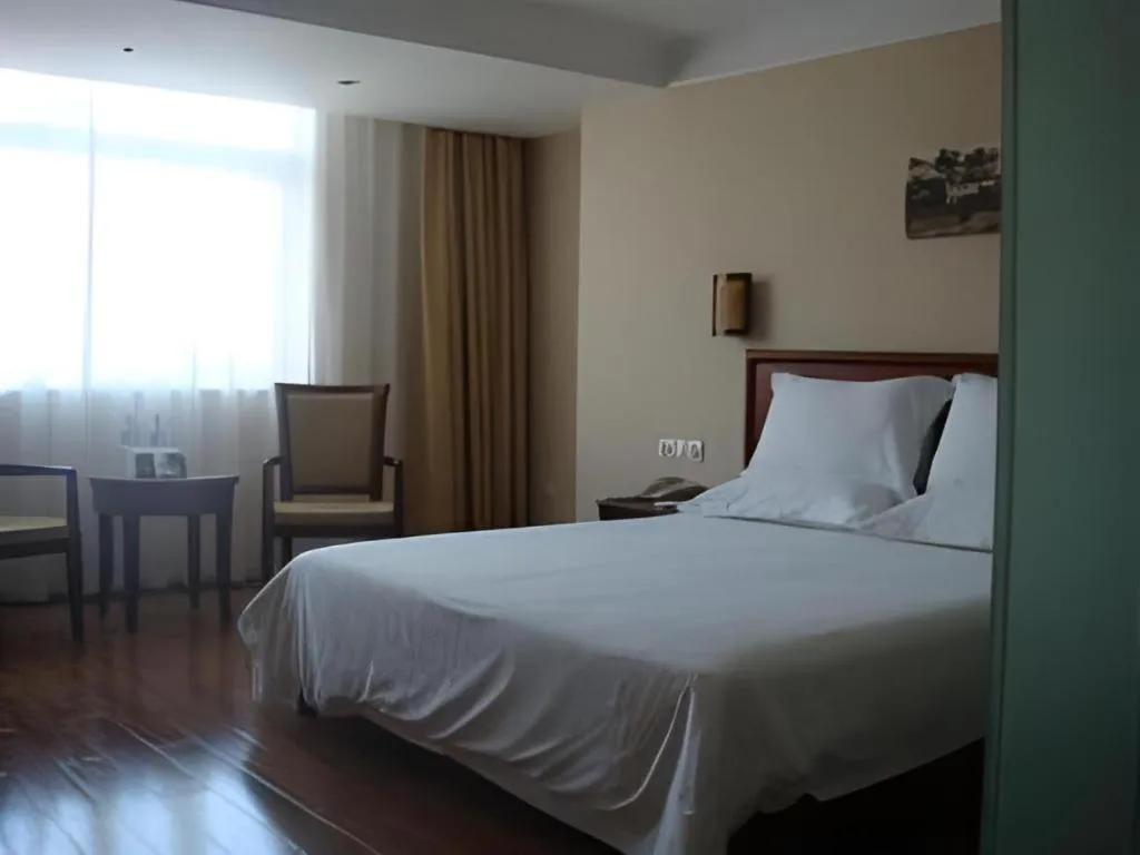 Bed in GreenTree Inn Nanning Langdong Hotel