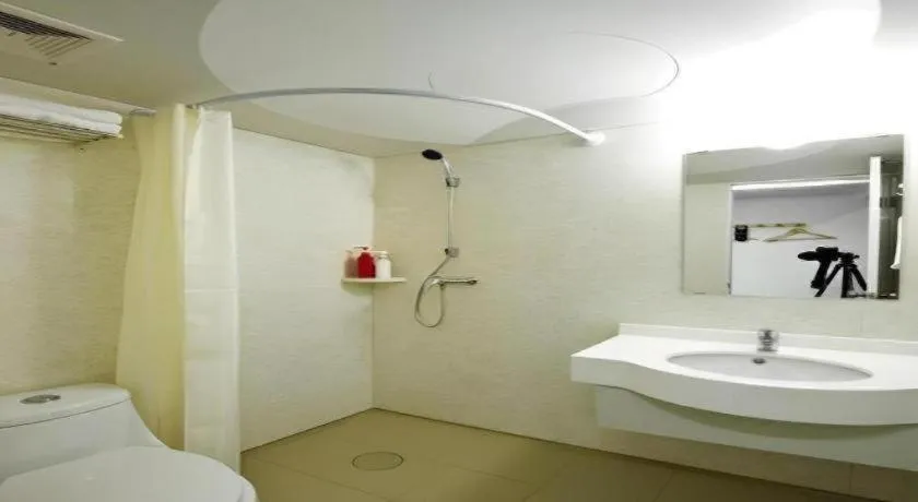 Shanghai Blue Mountain Bund Youth Hostel