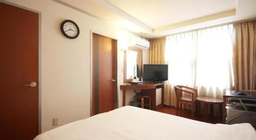 Bed in Mirabell Motel Bed in Mirabell Motel