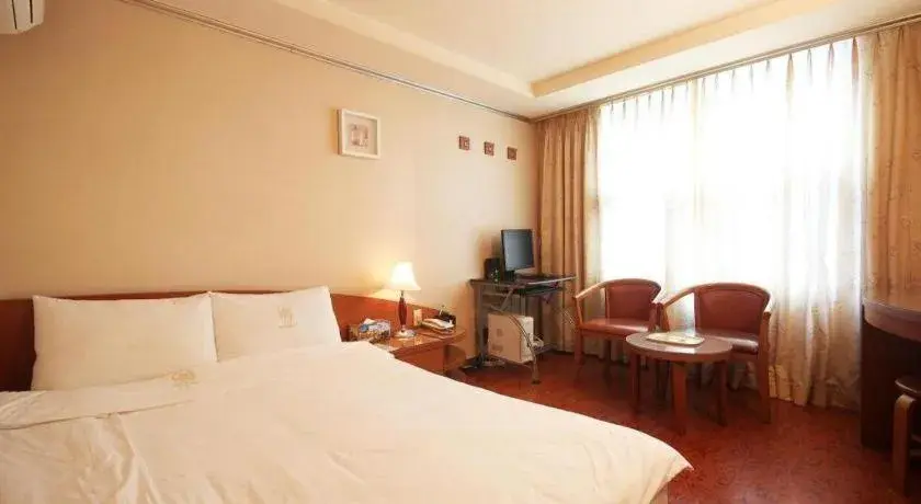 Bed in Mirabell Motel Bed in Mirabell Motel