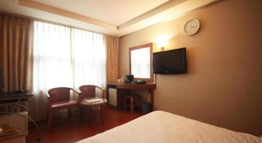 Bed in Mirabell Motel