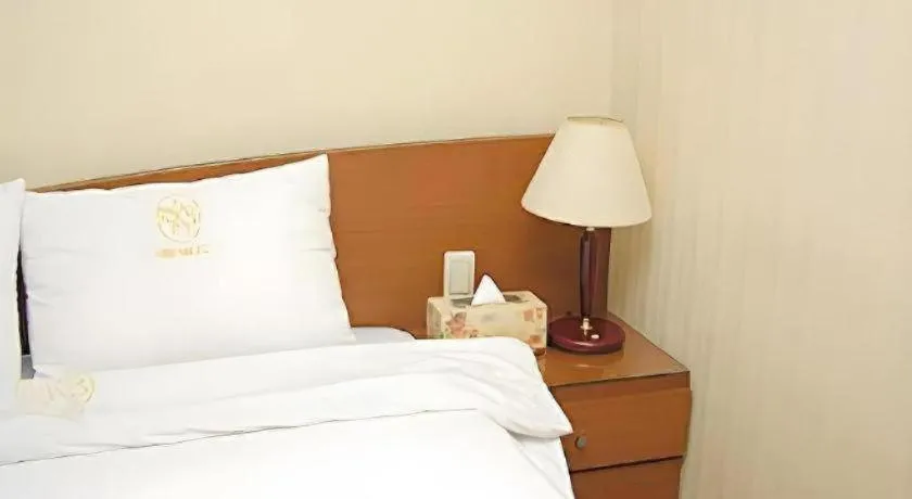 Bed in Mirabell Motel