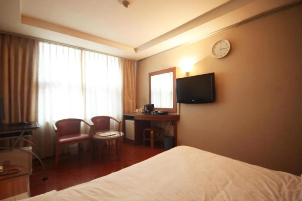 Bed in Mirabell Motel