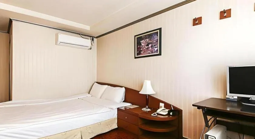 Bed in Mirabell Motel