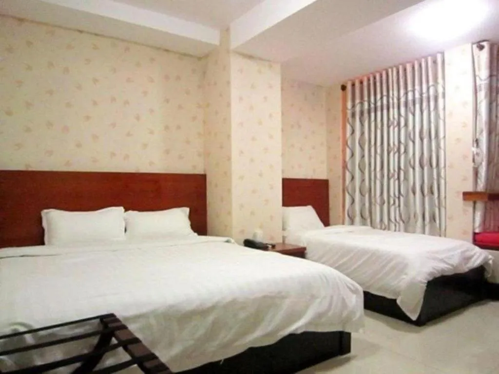 Bed in An Dong Center Hotel Chinatown Saigon