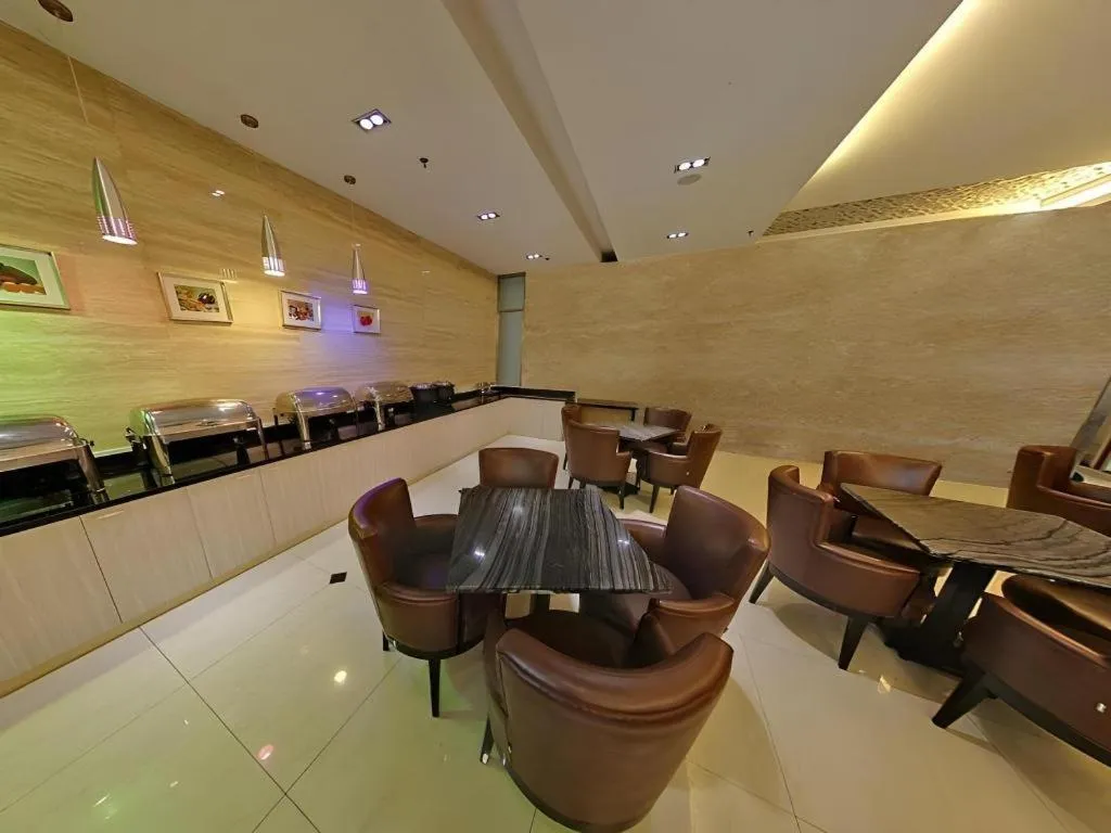 Starway Hotel Hongqiao Junction Center Branch