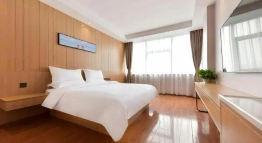 Bed in Starway Hotel Hongqiao Junction Center Branch