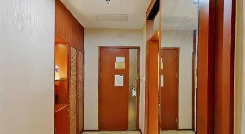 Starway Hotel Hongqiao Junction Center Branch