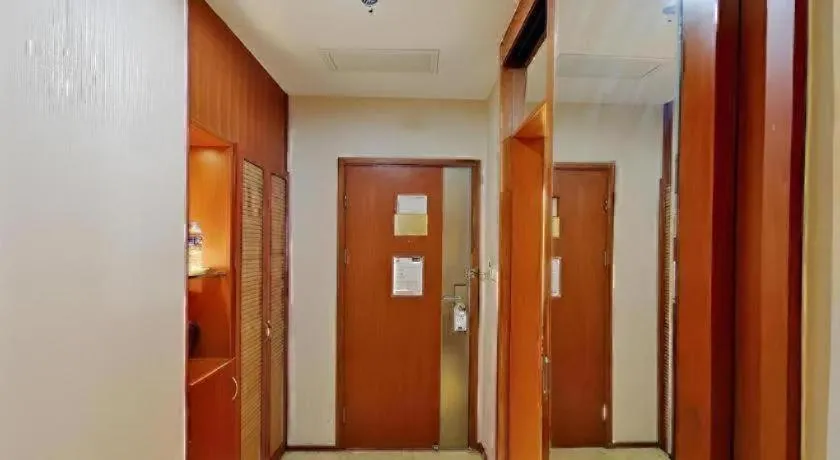 Starway Hotel Hongqiao Junction Center Branch