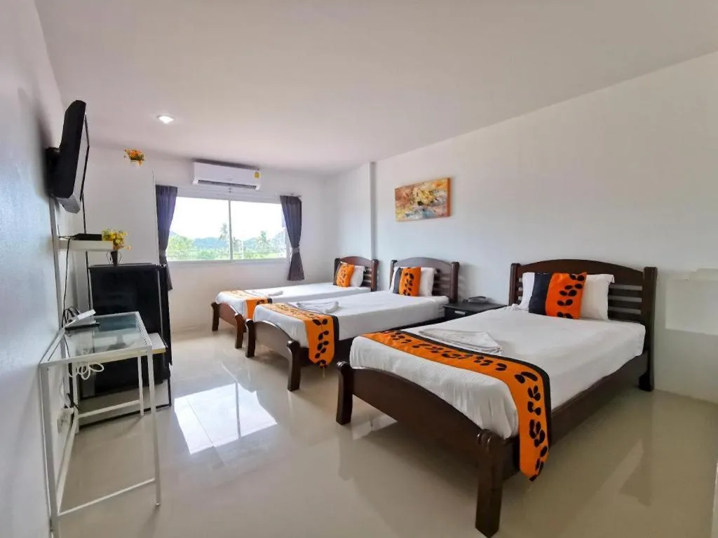 Bed in Phet Cha-am Plaza&Resort