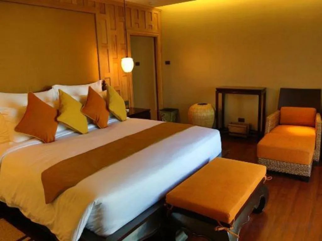 Bed in Baan Souchada Resort & Spa
