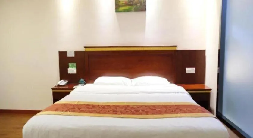 Bed in GreenTree Inn Shanghai Minhang Development Zone Subway Station Business Hotel