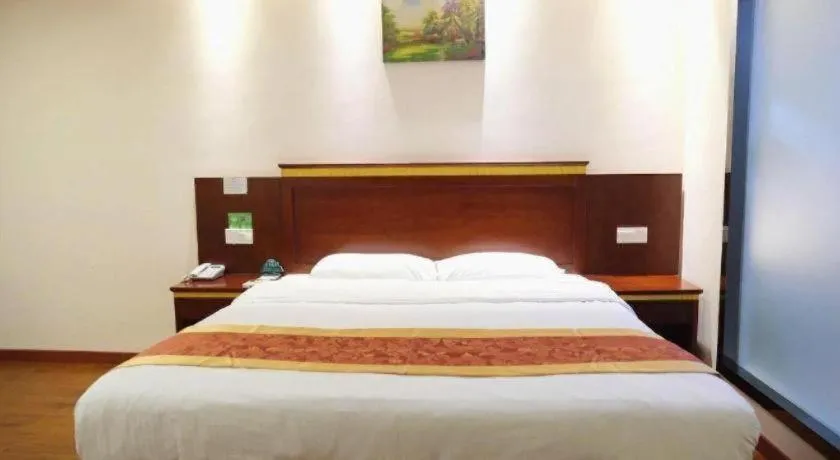 Bed in GreenTree Inn Shanghai Minhang Development Zone Subway Station Business Hotel