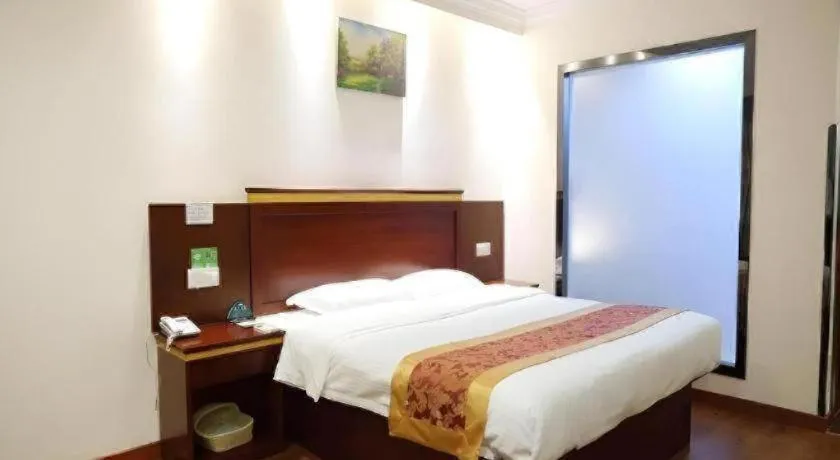 Bed in GreenTree Inn Shanghai Minhang Development Zone Subway Station Business Hotel