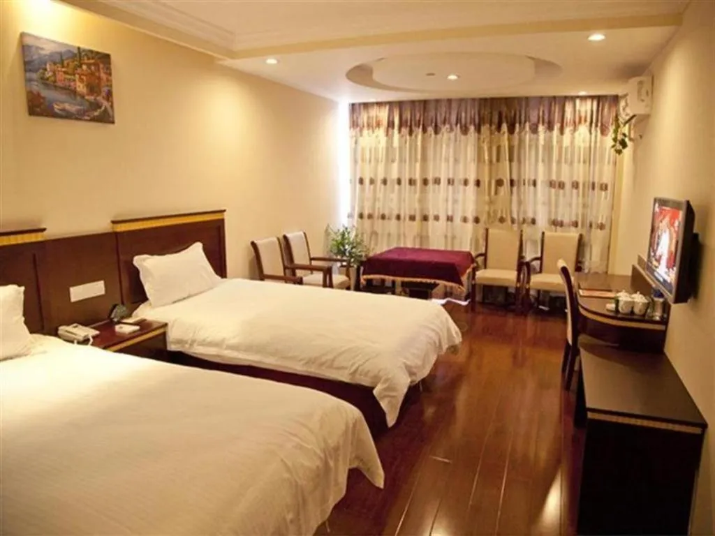 Bed in GreenTree Inn Shanghai Minhang Development Zone Subway Station Business Hotel