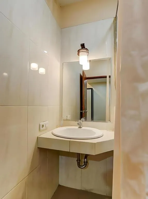 Raz Hotel and Convention