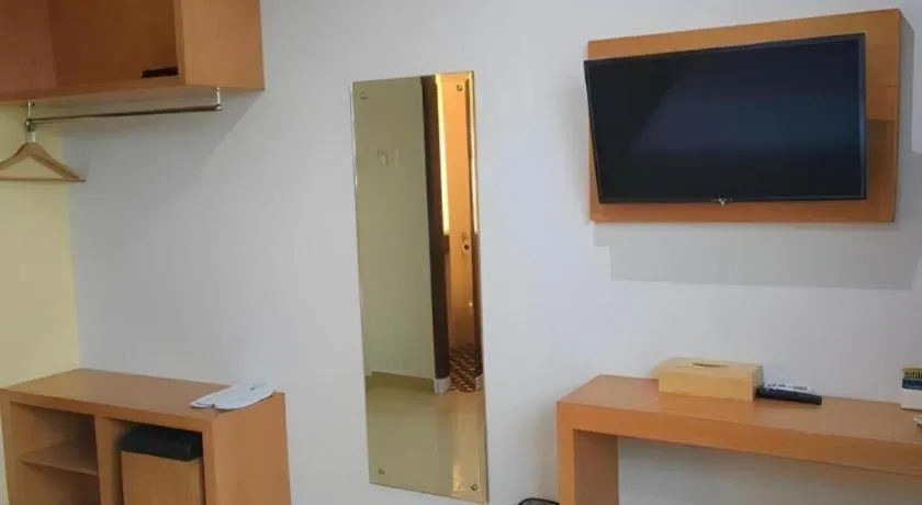 Raz Hotel and Convention