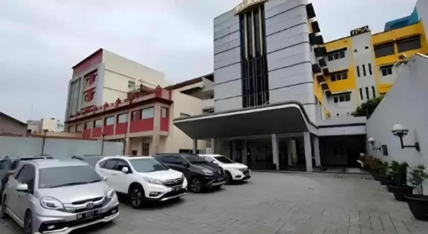 Raz Hotel and Convention