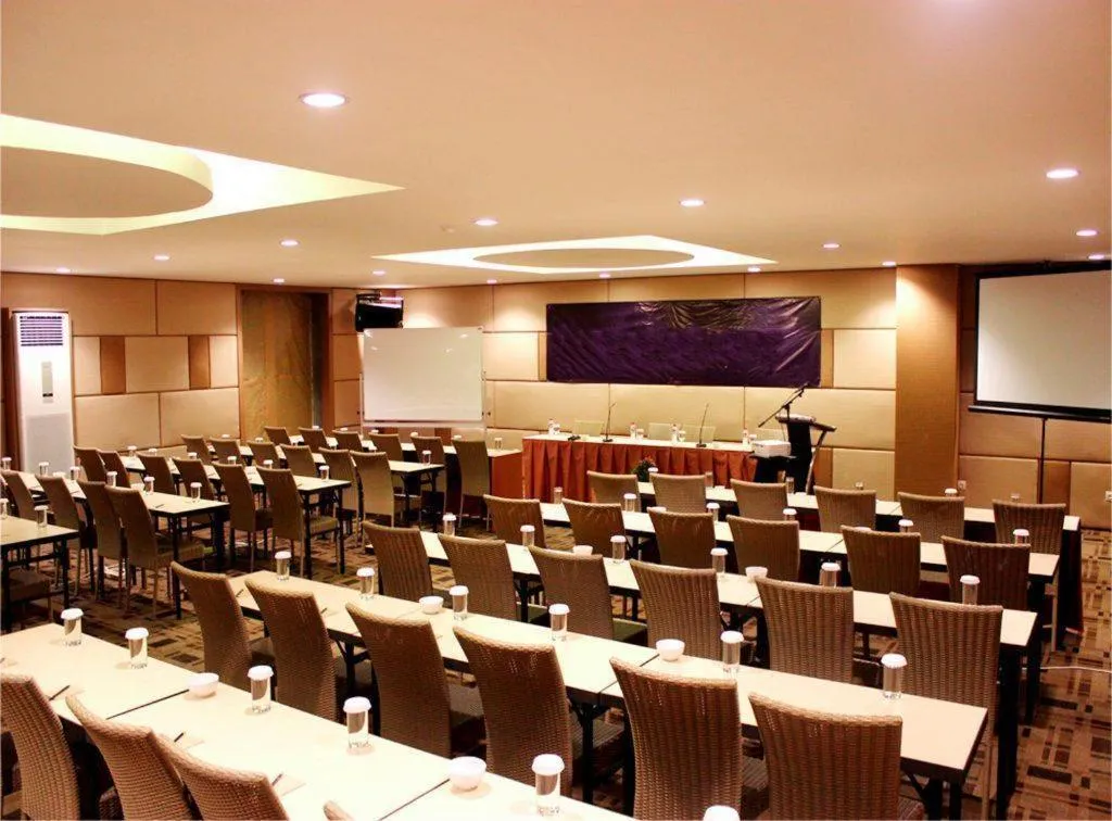 Dewarna Hotel and Convention Bojonegoro