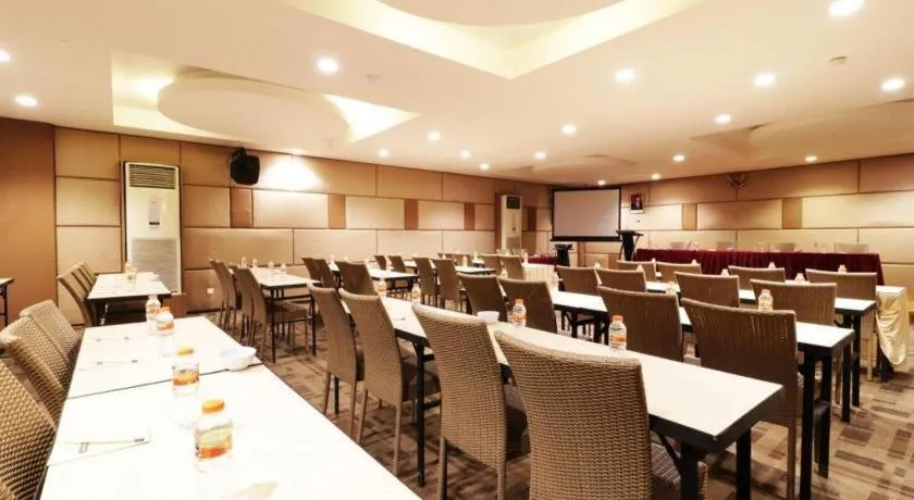 Dewarna Hotel and Convention Bojonegoro