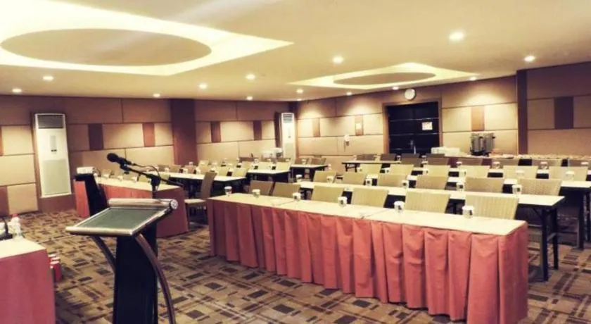 Dewarna Hotel and Convention Bojonegoro