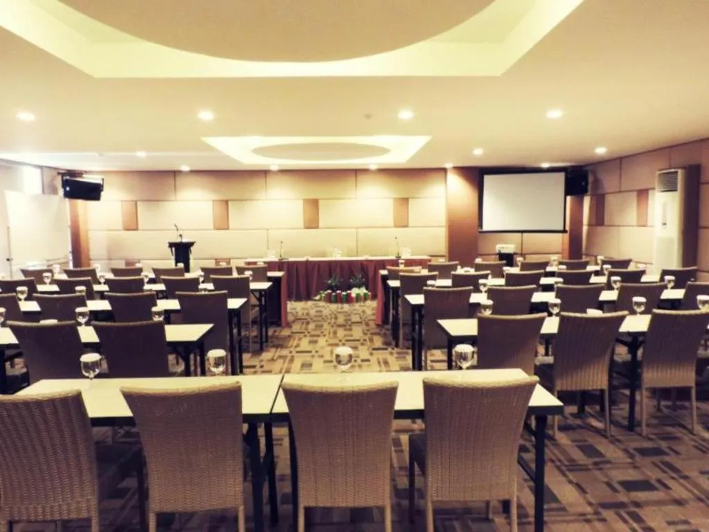 Dewarna Hotel and Convention Bojonegoro