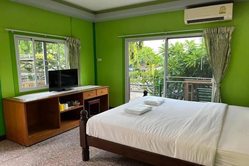 Bed in Hihotel Saraburi