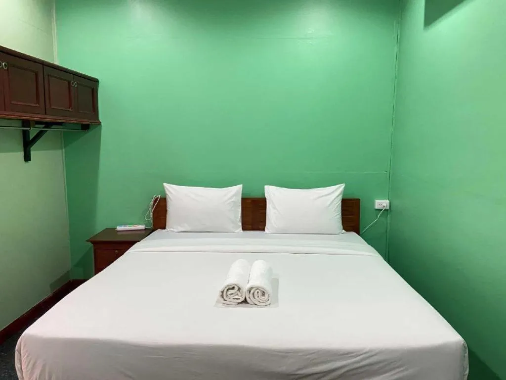 Bed in Hihotel Saraburi