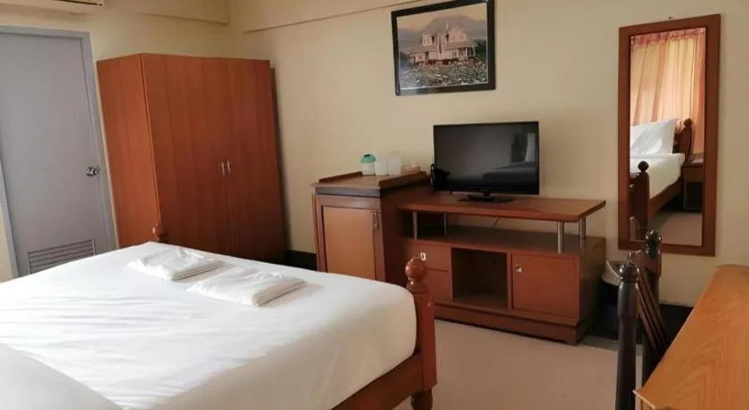 Bed in Hihotel Saraburi