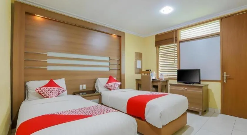 Bed in Hotel Senen Indah Syariah