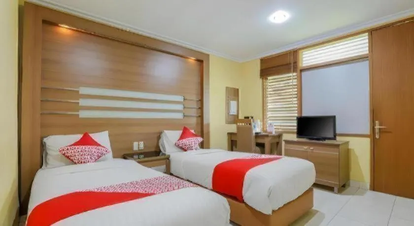 Bed in Hotel Senen Indah Syariah