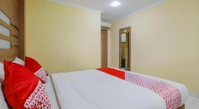 Bed in Hotel Senen Indah Syariah