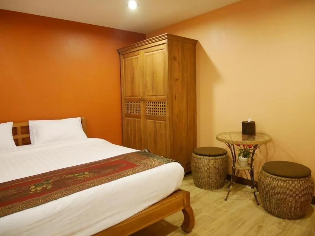 Bed in Phaphoom Boutique Residence