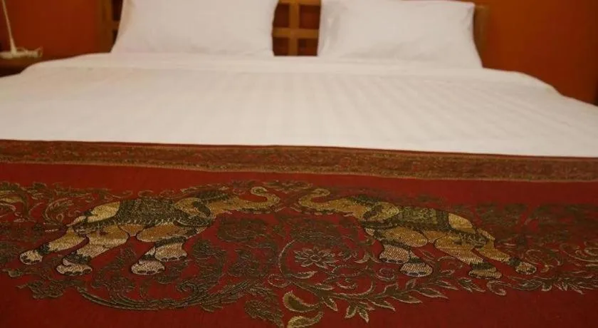 Bed in Phaphoom Boutique Residence