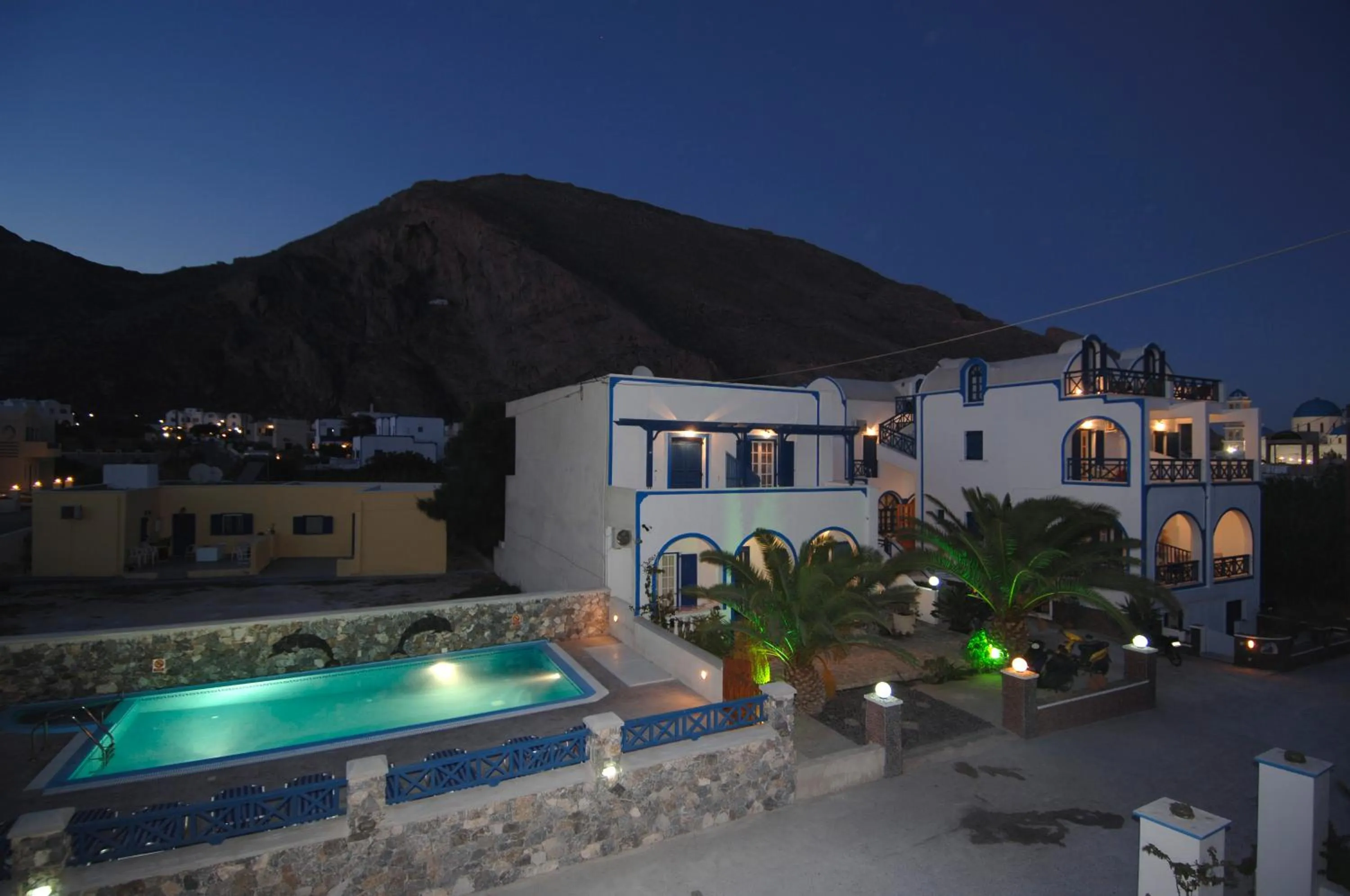 Night in Aretousa Villas