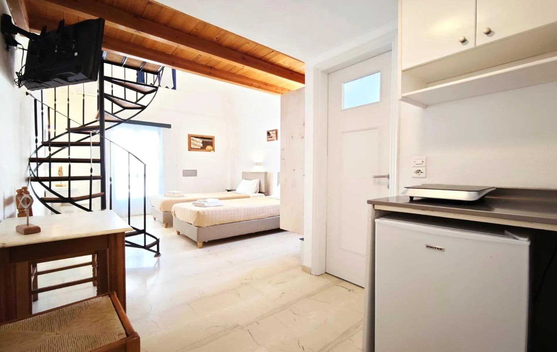 Property building, Bed in Aretousa Villas