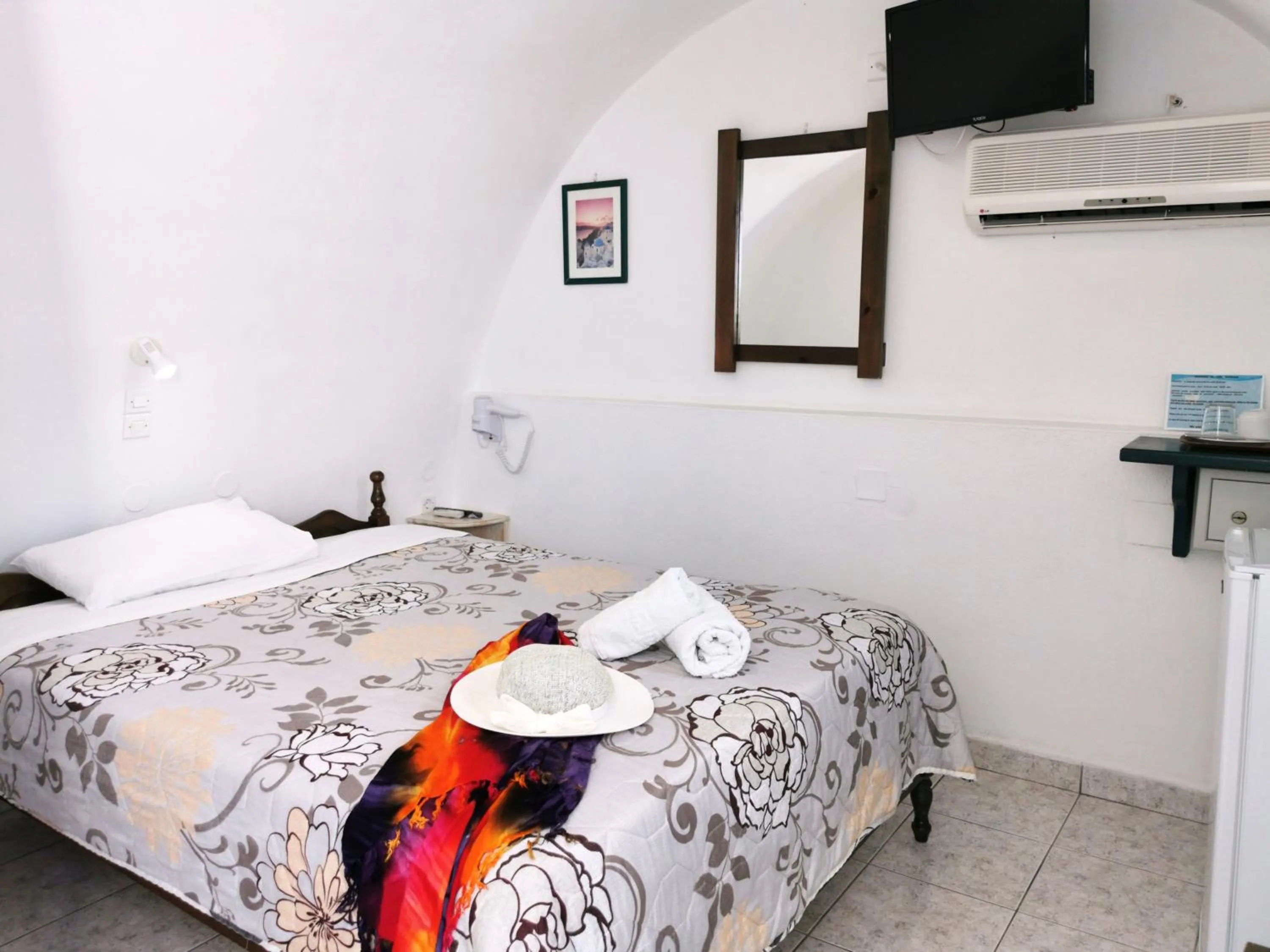 Bedroom, Bed in Aretousa Villas