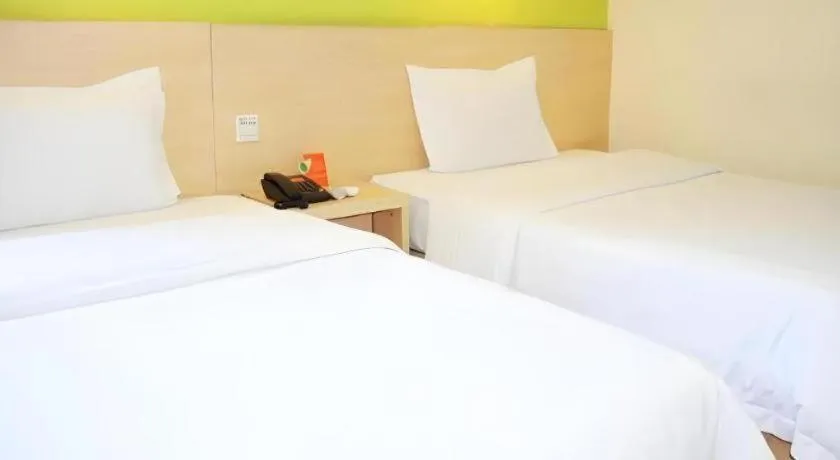 Bed in 7 Days Inn Changsha Pedestrian Street Nanmenkou Metro Station